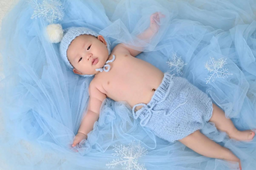 丽江三岁宝宝肚子大
